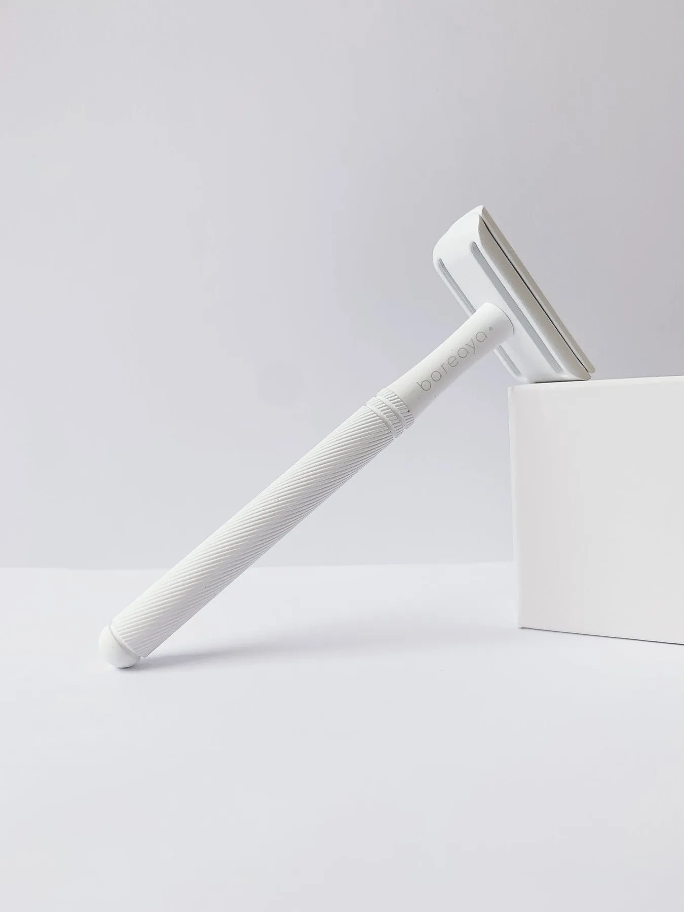 White BAREAYA Safety Razor for Effortless Shaving