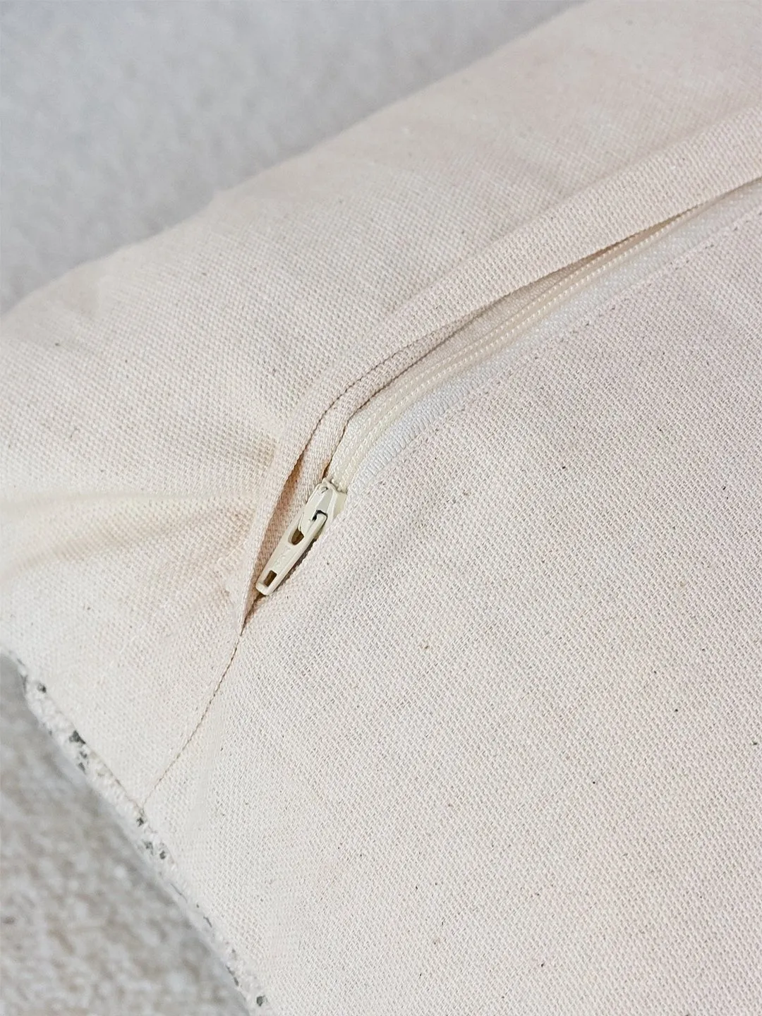 ESTAVAN - LUMBAR CUSHION COVER