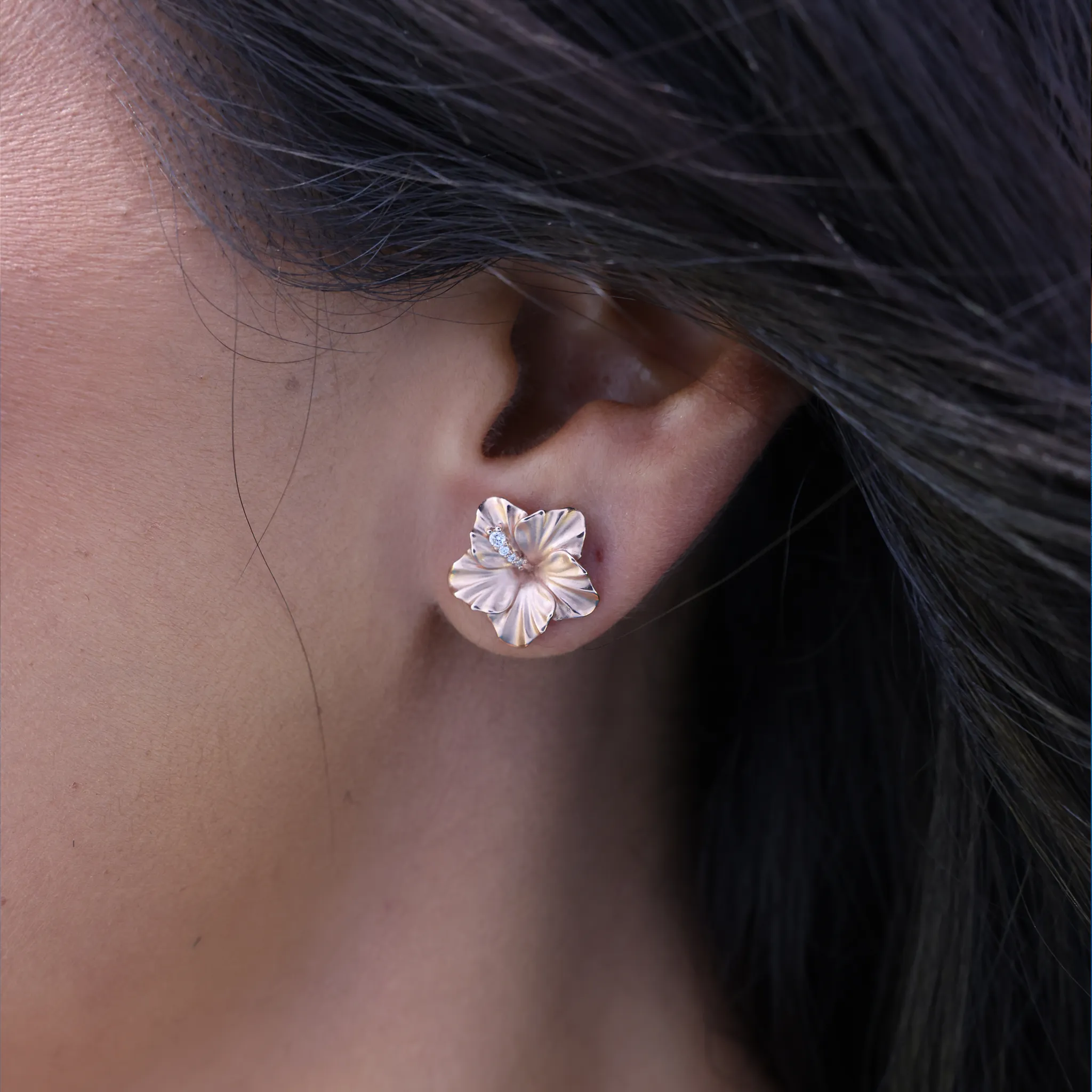 Hawaiian Gardens Hibiscus Earrings in Rose Gold with Diamonds - 14mm