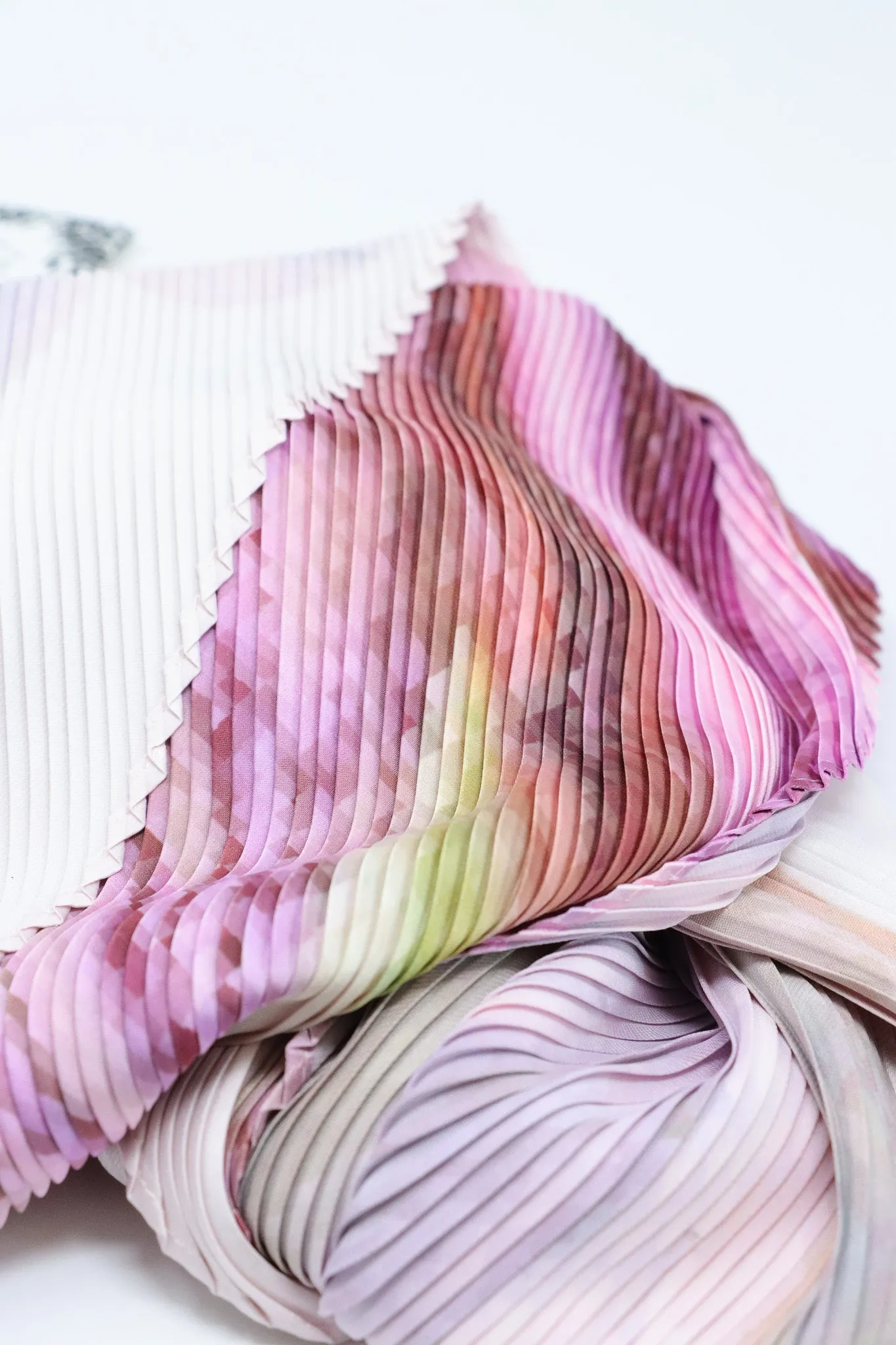 MC Oasis Pleat Scarf (2 Styles)