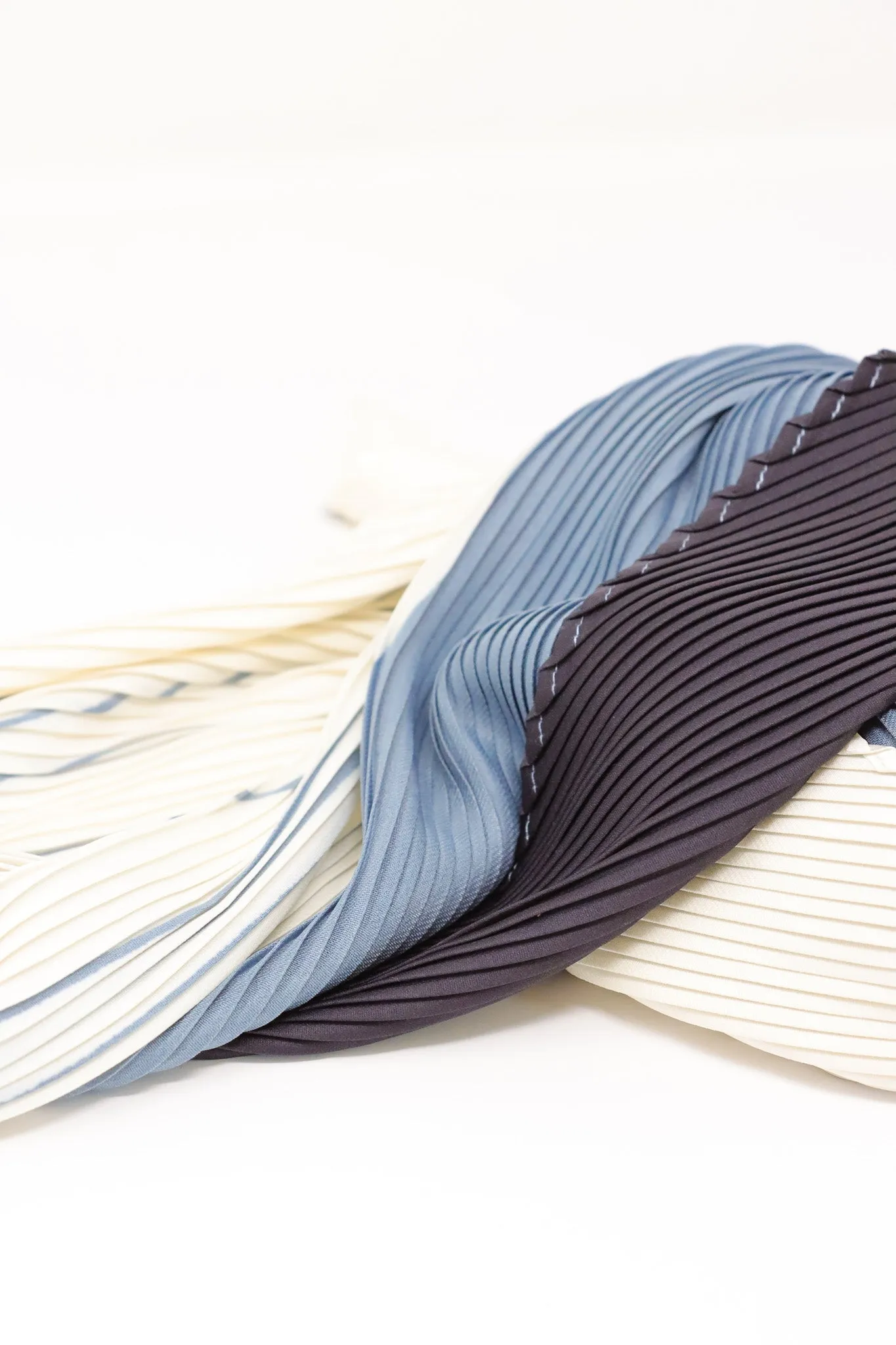 MC Oasis Pleat Scarf (2 Styles)
