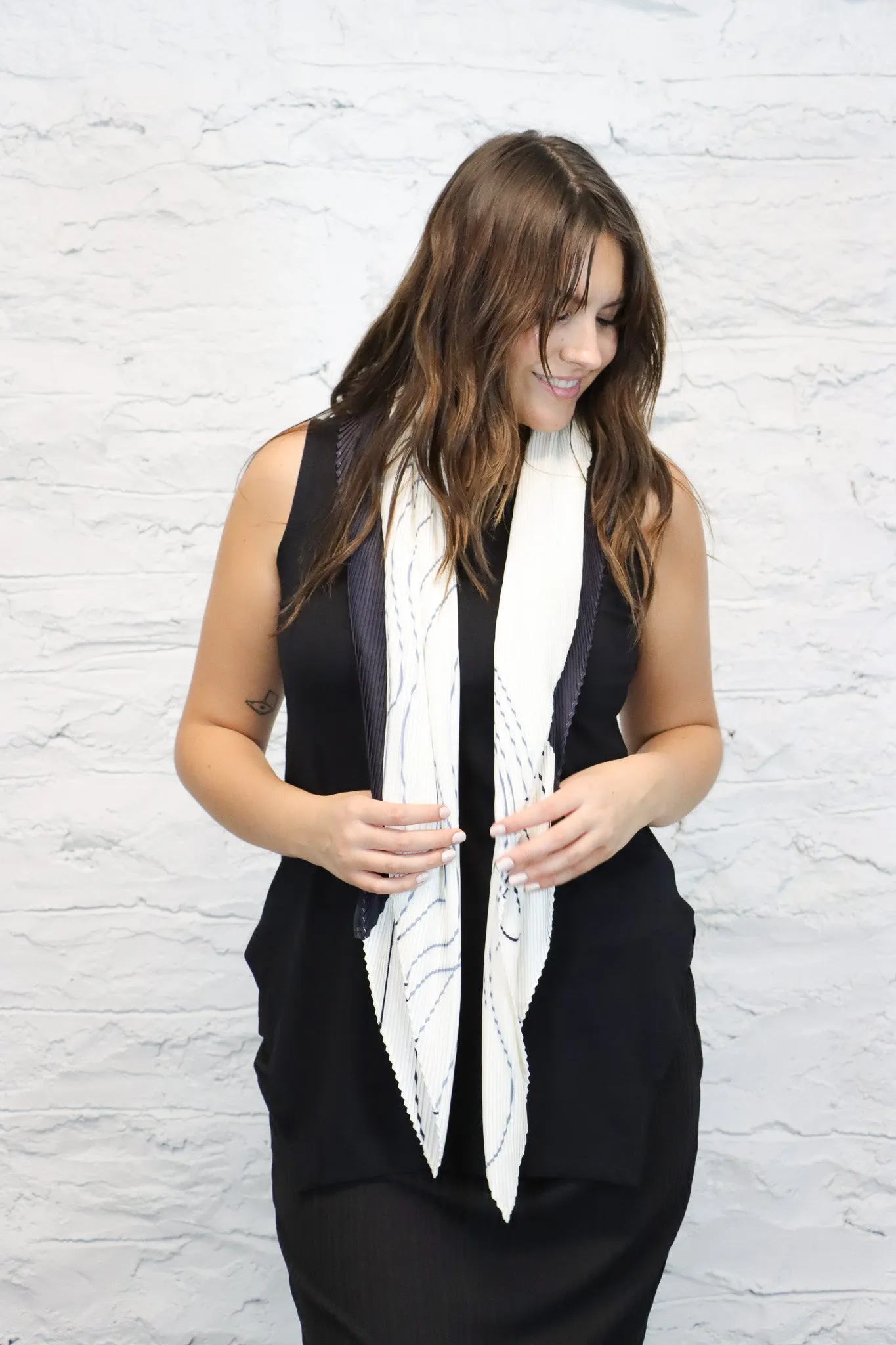 MC Oasis Pleat Scarf (2 Styles)