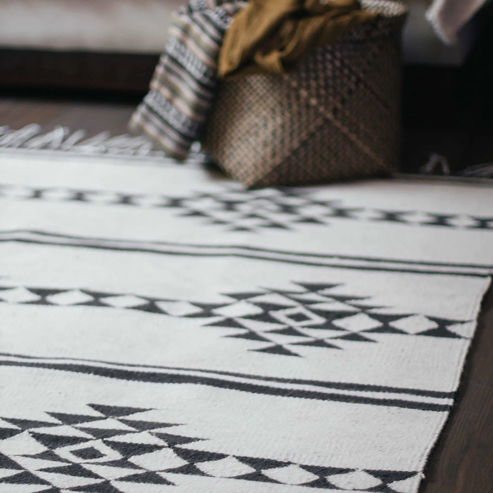 Neutral Medallions Rug - Wool 3'x5'