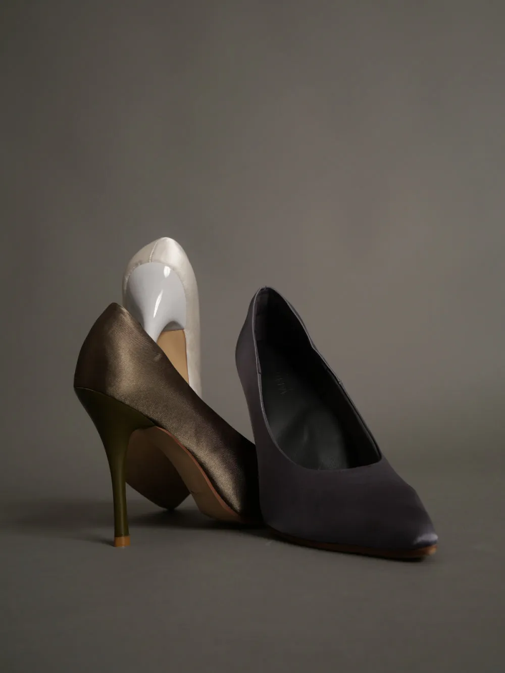 satin wrapped style up heels / 薄墨(gray)