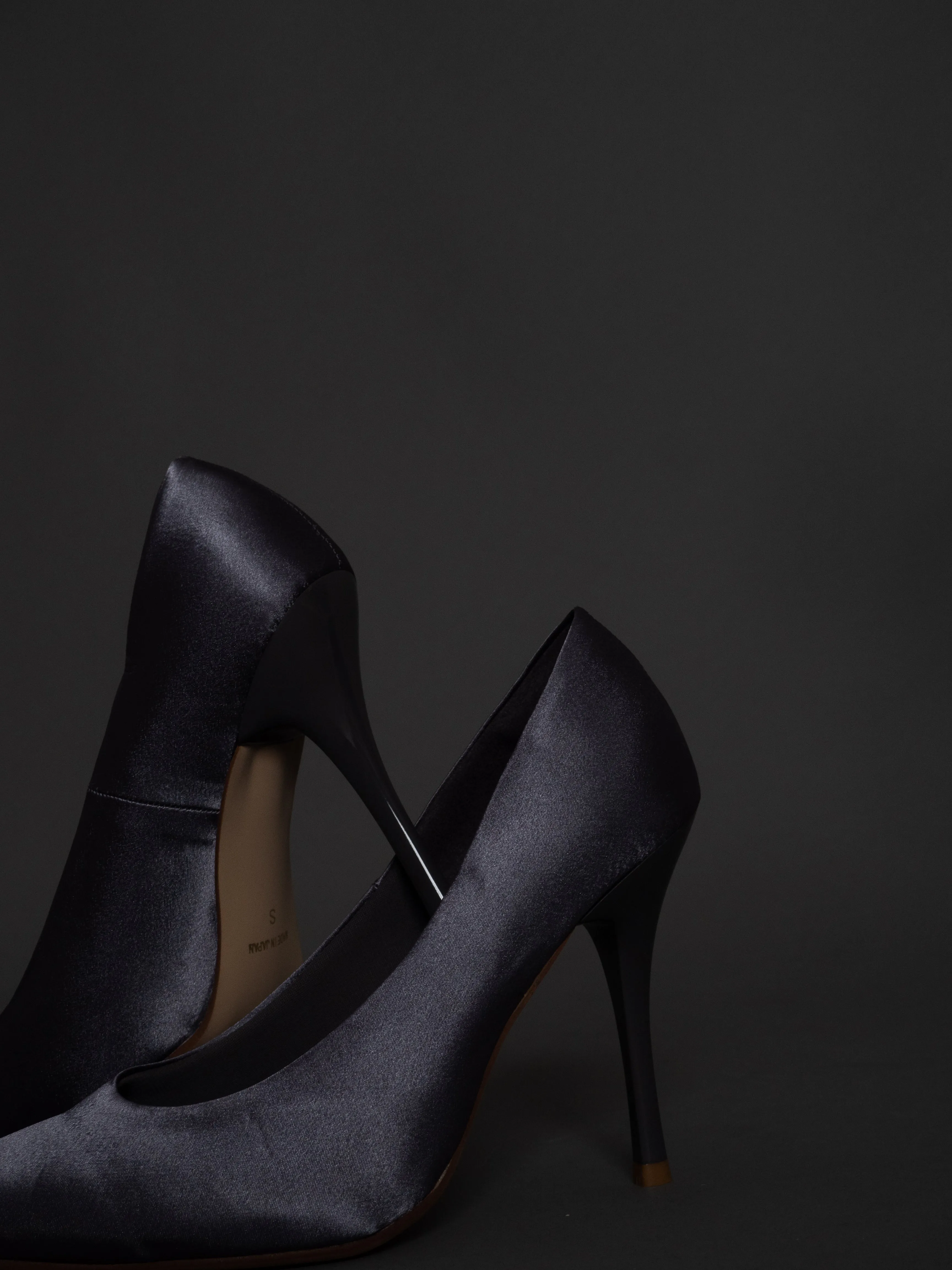 satin wrapped style up heels / 薄墨(gray)