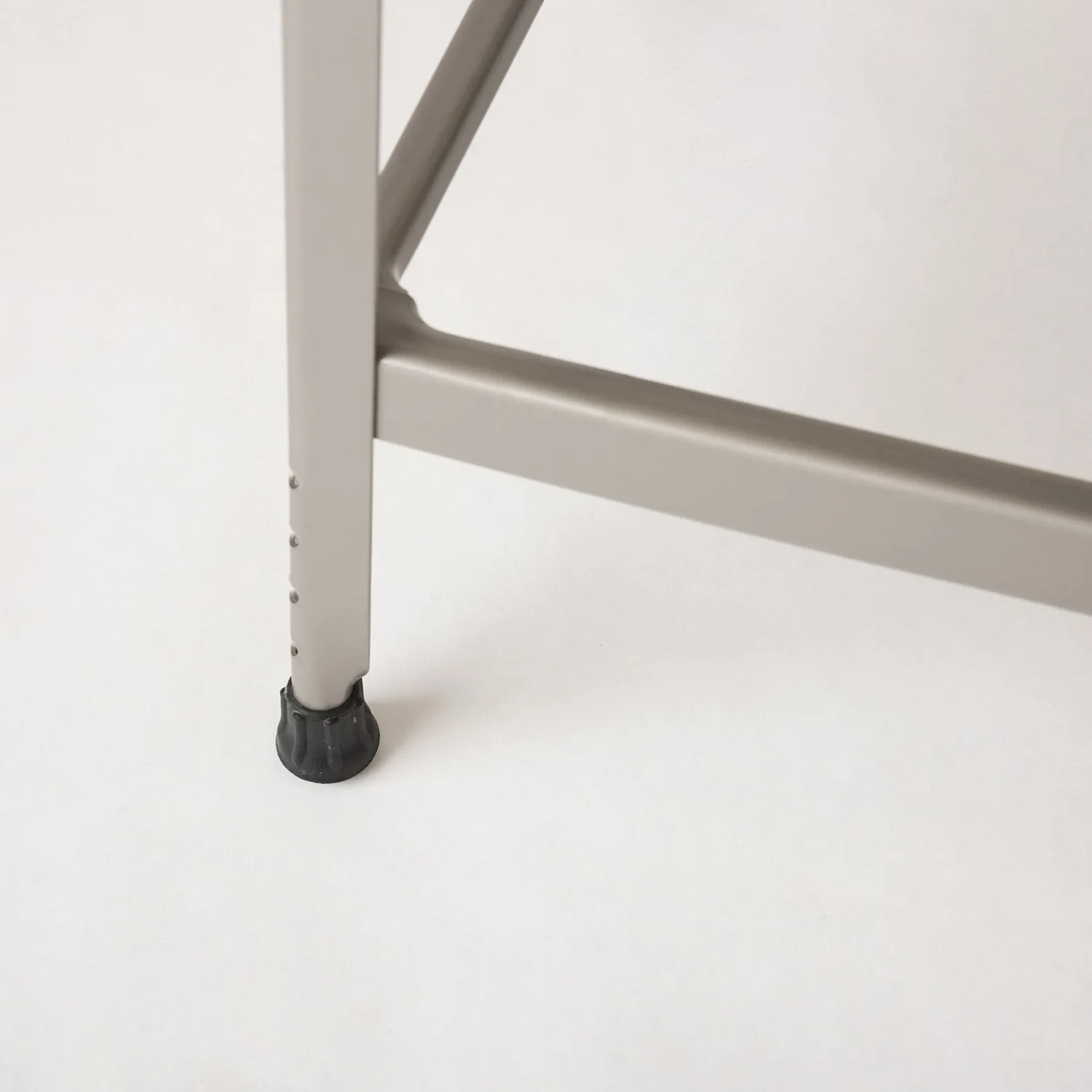 Schoolhouse Utility Stool 18"