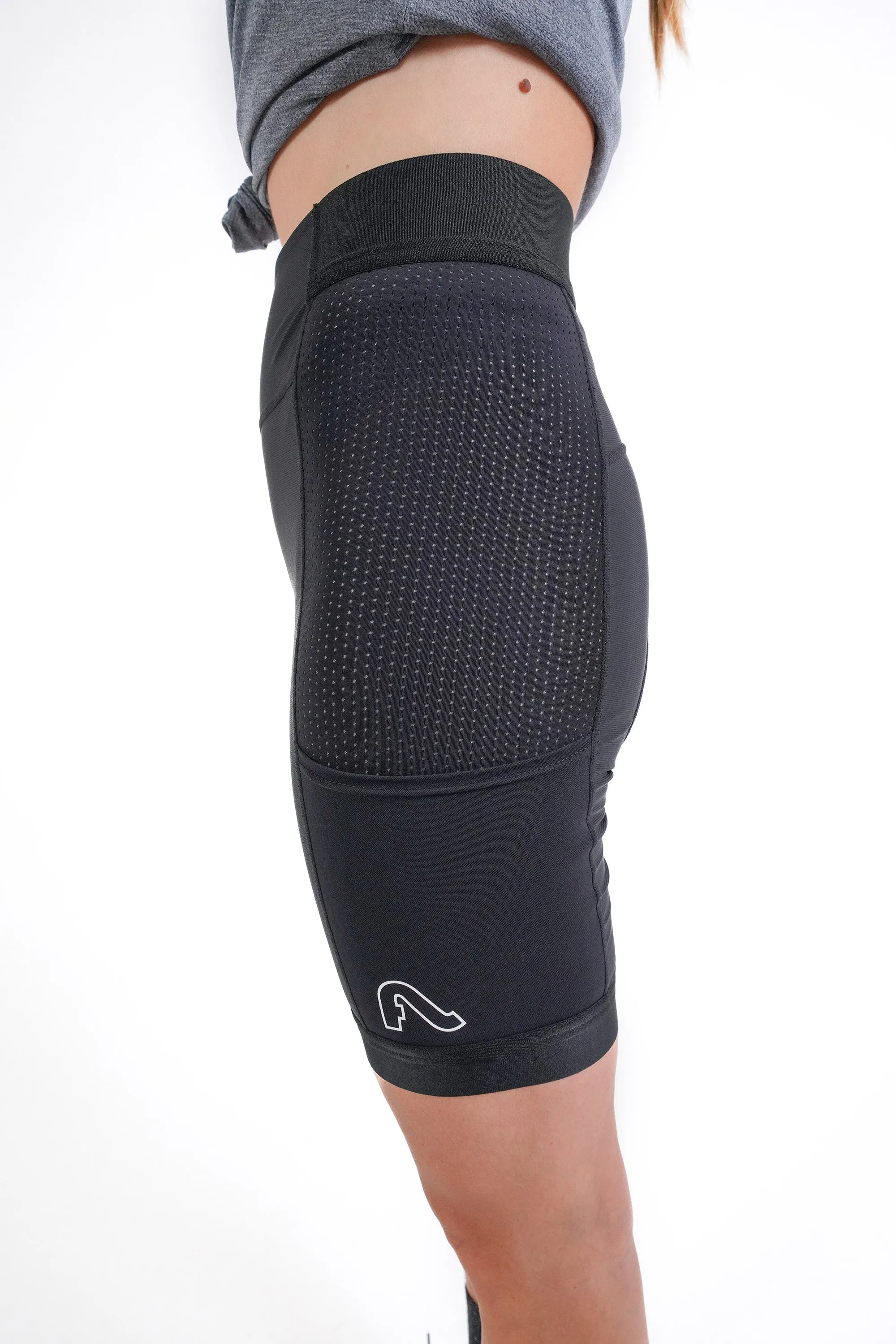 W Cru Liner Short