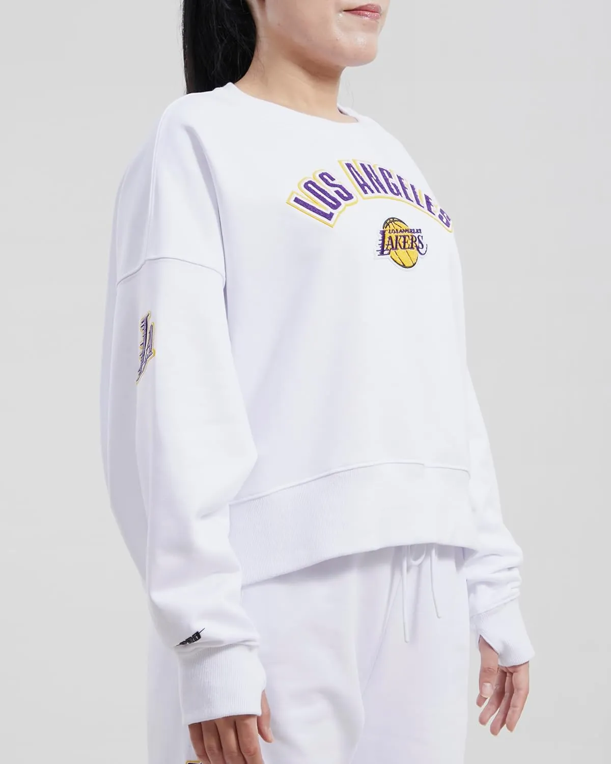 Womens NBA Classic Chenille Crewneck Sweatshirt